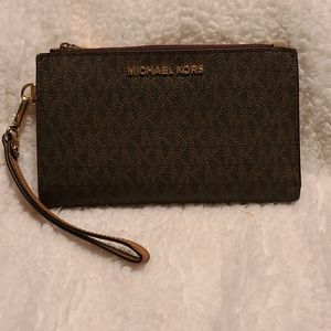 Michael kors wallet